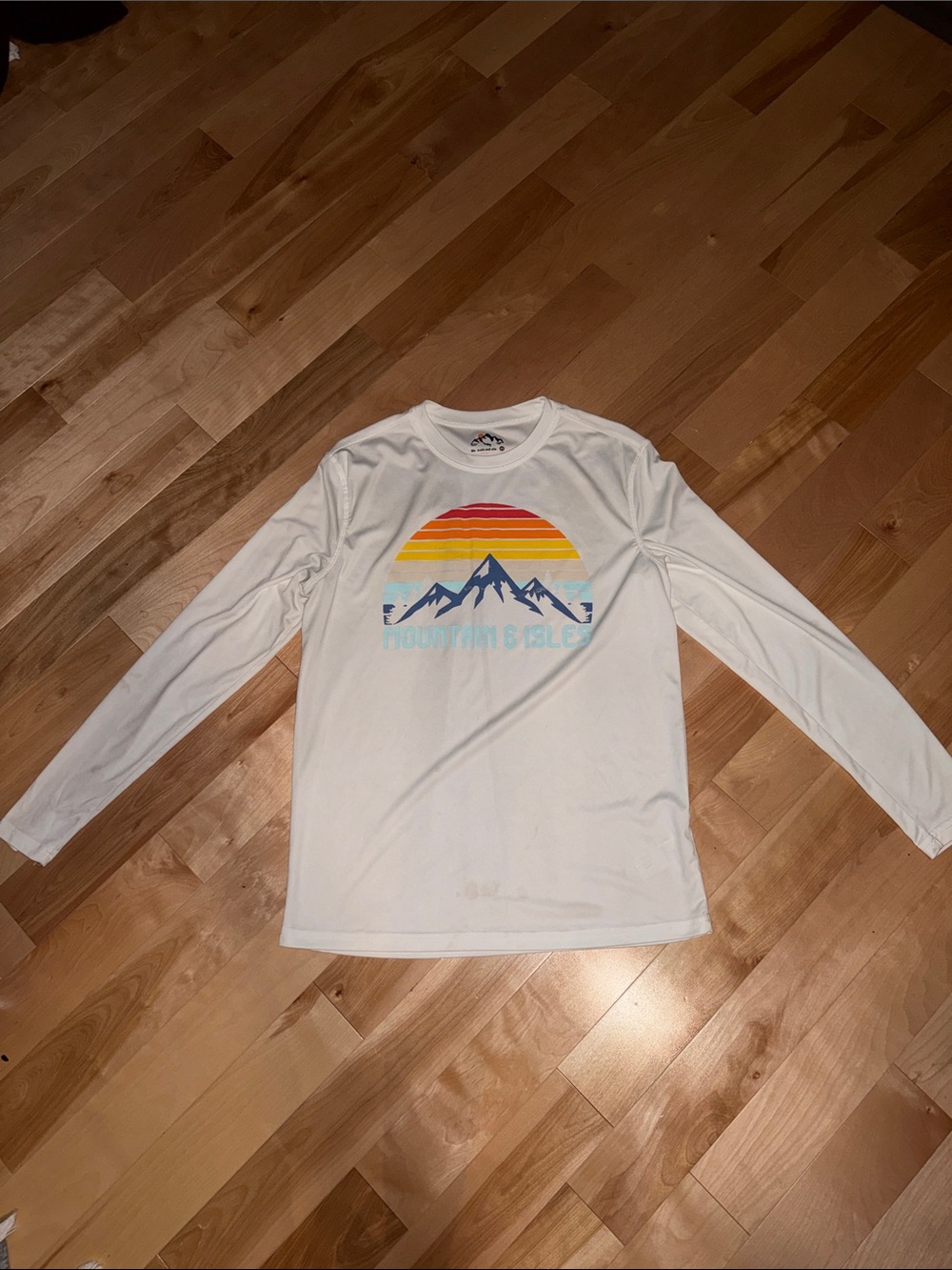 Mountain & Wave Men's Long Sleeve Graphic Tee - White